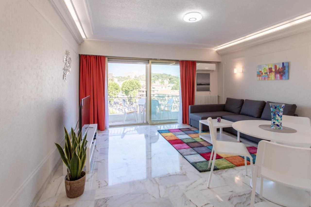 Superbe appartement avec terrasse vue mer et hippodrome de Cagnes sur Mer Extérieur photo